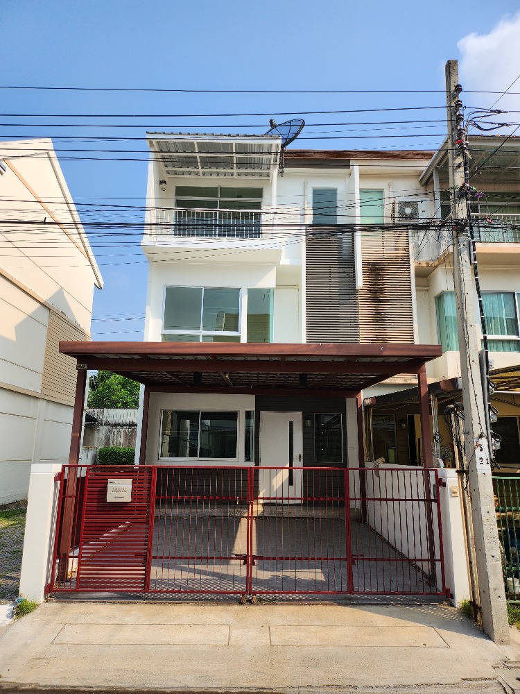 For SaleTownhouseRathburana, Suksawat : 3-story townhome for sale, New House 1, Phutthabucha 36, ​​area 21 sq m. (Owner sells himself)