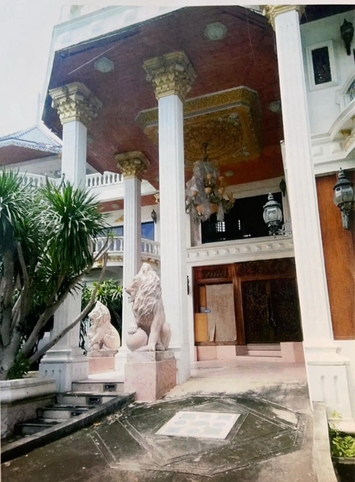 For SaleHouseRama5, Ratchapruek, Bangkruai : Mansion and land for sale in Phai Khwang Subdistrict. Mueang Nonthaburi District, Nonthaburi Province, mansion for sale next to the Chao Phraya River with 3-0-57 rai of land, usable area 1261 square meters, two guest houses, 240 square meters each, next t