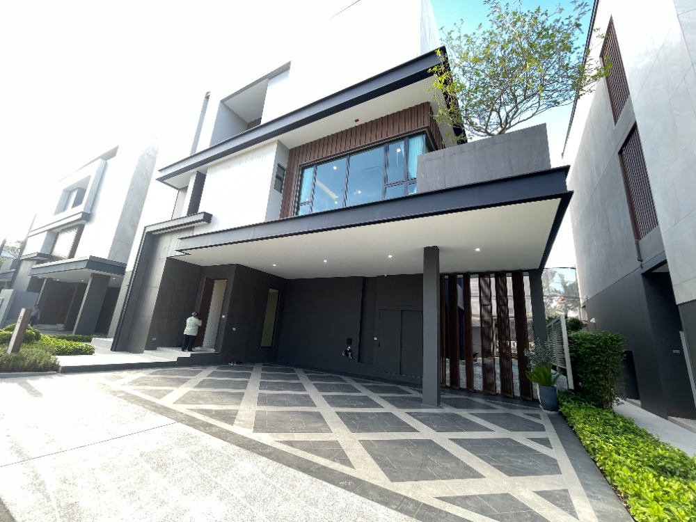 For SaleHouseYothinpattana,CDC : 5 bedrooms 7 bathrooms 4 parking 564 Sqm at The Honor Yothinpattana