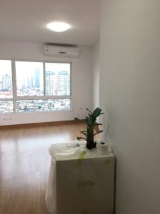 For RentCondoWongwianyai, Charoennakor : For rent Condo Supalai River Resort Condo Chareoun nakorn 13 River view. (S03-0553)