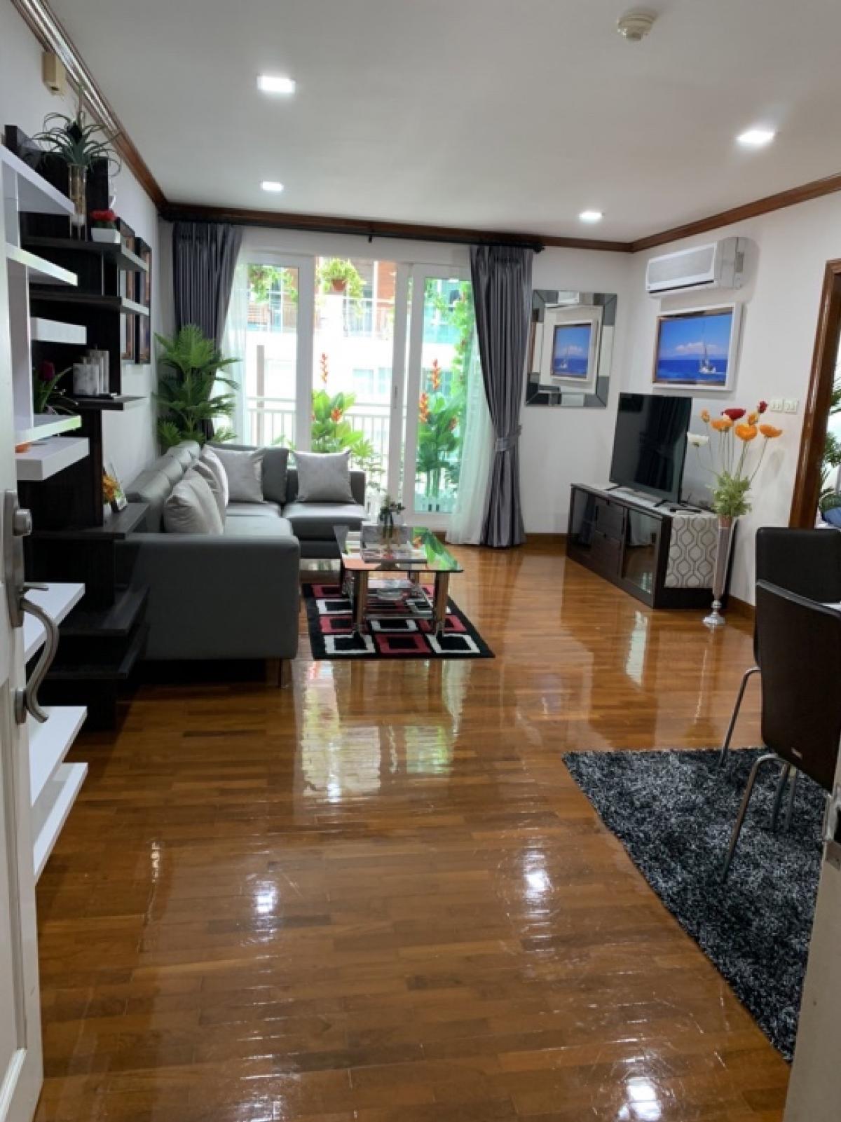 For SaleCondoNana, North Nana,Sukhumvit13, Soi Nana : Condo for sale in the heart of Sukhumvit Siri 13, near International School. Department store near Bts. Size 1 bedroom, 57 sq m, fully furnished, ready to move in, special price.