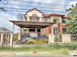 For SaleHouseSamut Prakan,Samrong : House for sale at Kritsada City Lake and Park Village, Soi Bang Pla 18,  Urgently Sale .