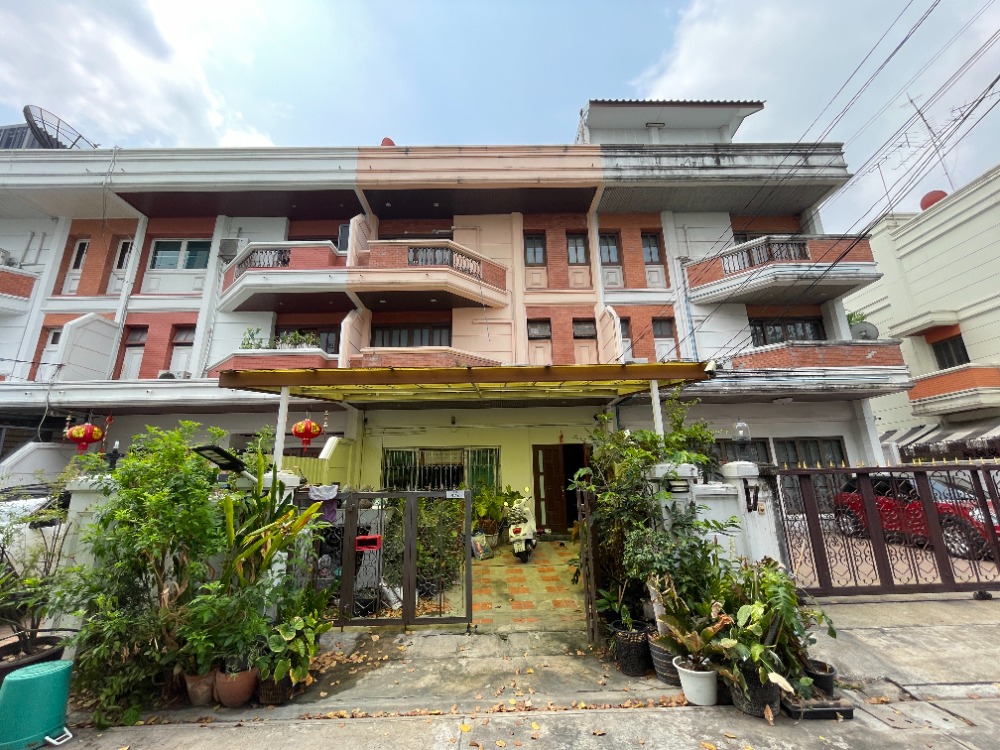 For SaleTownhouseRatchathewi,Phayathai : Blue Village Ari / 5 Bedrooms (SALE), Blue Village Ari / 5 Bedrooms (SALE) NUB641