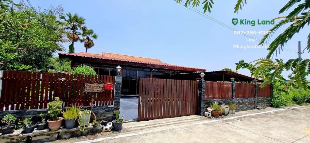 For RentHousePathum Thani,Rangsit, Thammasat : #For rent: 2-storey detached house, large house, size 81 sq m., parking for 3 cars, 4 bedrooms, 3 bathrooms, opposite Poonsap Market. Rangsit-Pathum Road, Pathum Thani Province, large trading location. Prime location in Pathum Thani area #Can raise pets,