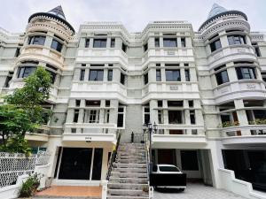 For RentTownhouseSukhumvit, Asoke, Thonglor : ❤️❤️ For rent Townhome - near Emporium , Terminal21Asoke line tel 0859114585 ❤️Sukhumvit31 Asok-Phromphong 💕 4 bedrooms 5 bathrooms. beautiful house - 350 sqm. 33 sqw. nice decoration💕Price 85,000 bath/month💕1 maidroom car parking poo