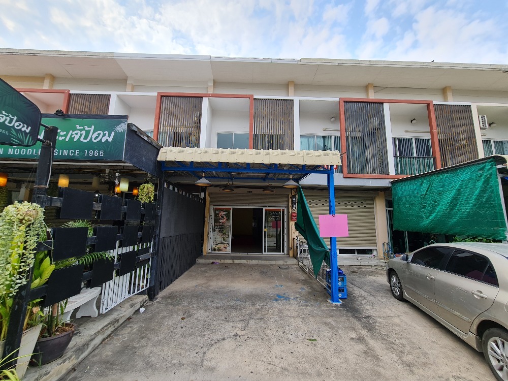 For SaleTownhouseHuahin, Prachuap Khiri Khan, Pran Buri : 2-story townhouse for sale in front of Huahin Terminal building, 2 bedrooms, 2 bathrooms, near Hua Hin Beach, Hua Hin Railway Station, Royal Hua Hin Golf Course.