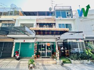 For SaleShophouseSukhumvit, Asoke, Thonglor : Udomsuk Sukhumvit shophouse for sale, 3 floors, good location, next to BTS, suitable for a home office, office, storefront, tutor, warehouse, near the expressway.