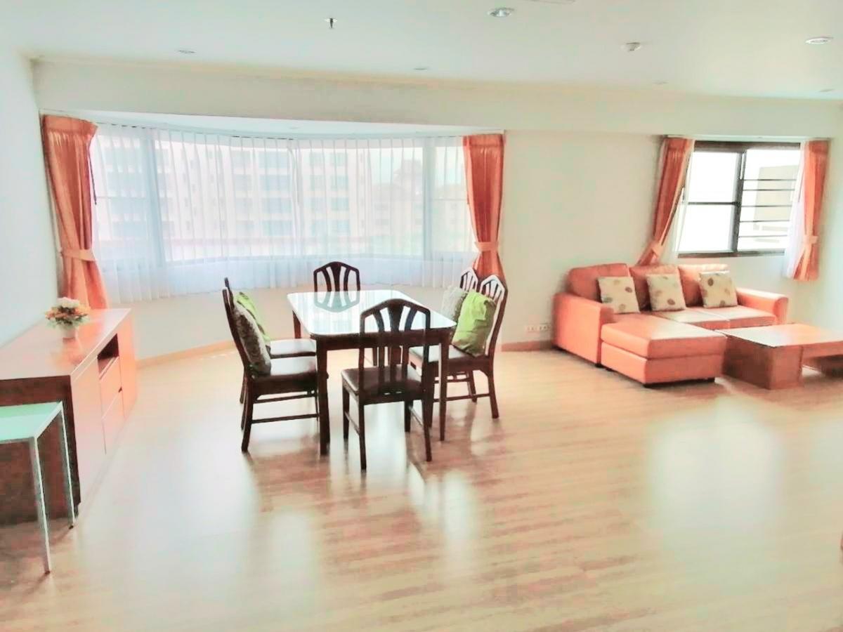 For RentCondoSukhumvit, Asoke, Thonglor : For RENT *Condo Baan Suan Phet, corner room, 180 degree view, next to BTS Phrom Phong station space 130 sq m., 3 bedrooms, 3 bathrooms 55,000 per month