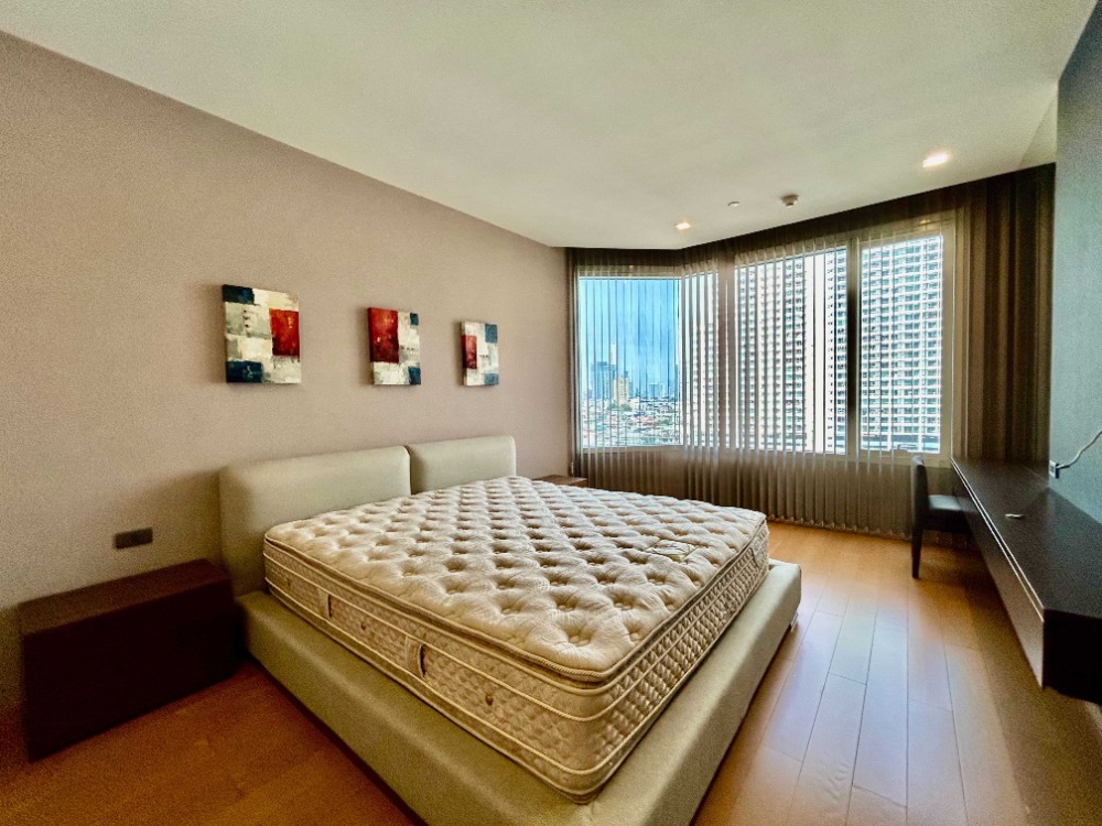 For SaleCondoWongwianyai, Charoennakor : L081032 Condo for sale, Chao Phraya view 270 degrees, Watermark Chao Phraya River project.