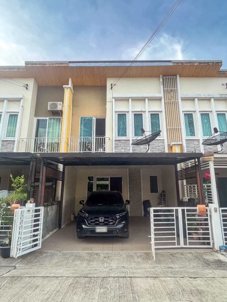 For RentTownhouseRama5, Ratchapruek, Bangkruai : For rent: 2-storey townhouse, Golden Town Village, Pinklao-Charan, near Family Market, near Central Pinklao, near KMUTNB