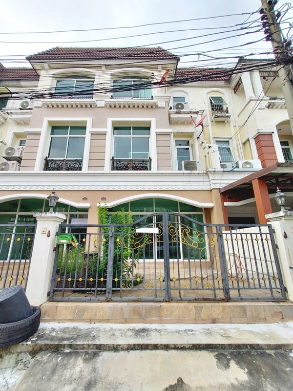 For RentTownhouseLadprao101, Happy Land, The Mall Bang Kapi : 3-story townhome for rent, Lat Phrao 130, Ramkhamhaeng 81, pets allowed, ready to move in 📲0972161939