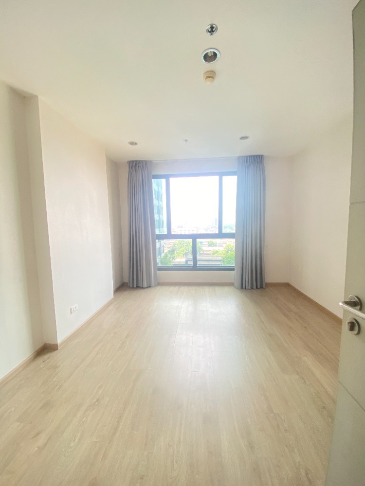 For SaleCondoThaphra, Talat Phlu, Wutthakat : Condo for sale, Ideo Sathorn Tha Phra, near BTS Pho Nimit.