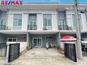 For SaleTownhouseSamut Prakan,Samrong : House for sale in Bang Na, Soi Ratchawinit Bang Kaeo. Casa City Bangna Village, convenient travel, near Mega Bangna. Rachawinit Bangkaeo School Near the community