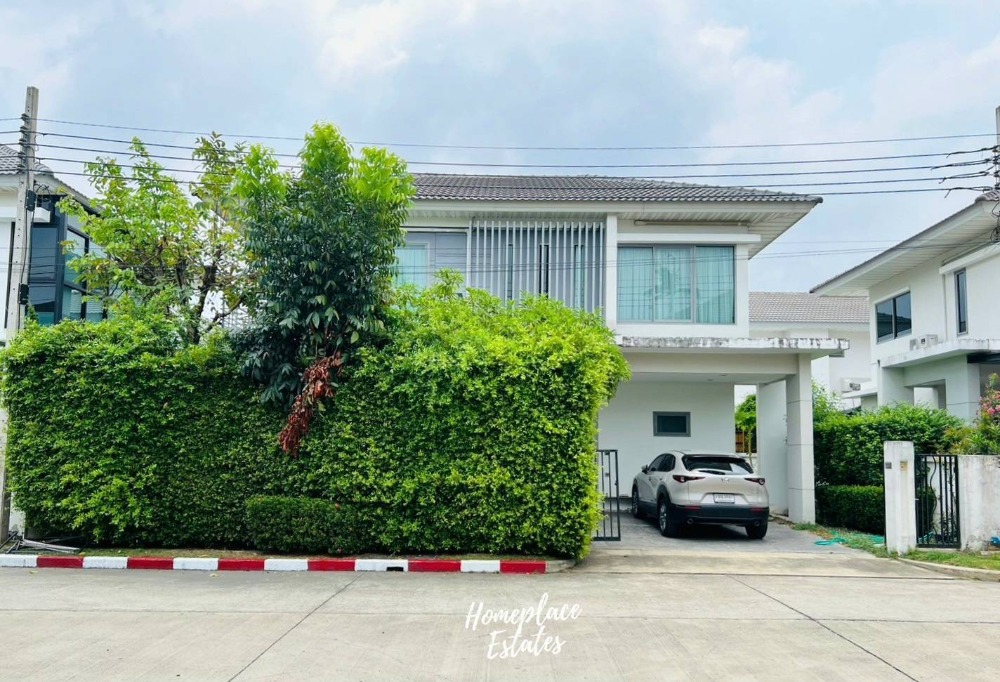 For SaleHousePattanakan, Srinakarin : Single house, Perfect Place, Phatthanakan-Srinakarin, beautiful house, ready to move in, no better price than this, 300 meters from Lotus On Nut 80, single house with modern design. Complete with all functional functions, beautiful, complete, all in one h