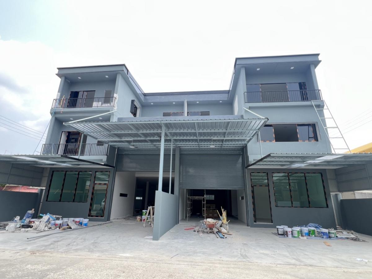 For SaleOfficePathum Thani,Rangsit, Thammasat : For sale: Office, 3-storey building, Khlong 4 area, warehouse, office, office, can store or stock goods, with office, ready to move in, newly built