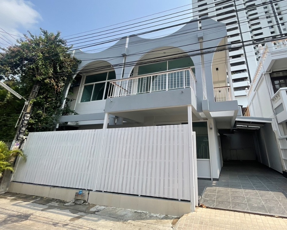 For RentHome OfficeSukhumvit, Asoke, Thonglor : Single house for rent Make an office or business 独栋住宅出租，可以做办公室