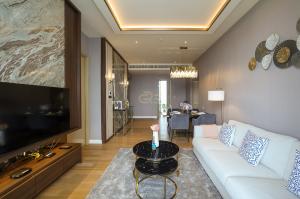 ขายคอนโดวงเวียนใหญ่ เจริญนคร : Magnolias Waterfront Residences - Luxury, Fully Furnished, Unblocked View 2 Beds Condo for Sale!