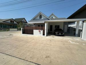 For SaleHousePattaya, Bangsaen, Chonburi : Bangsaen detached house for sale Baan Pluem Suk Village Corner location: Khao Lam Road