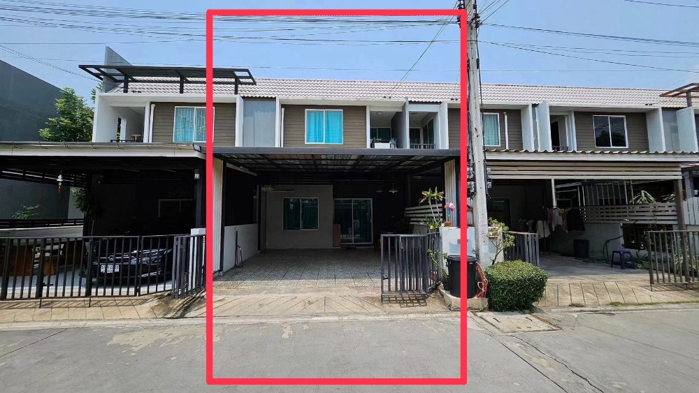 For SaleTownhouseVipawadee, Don Mueang, Lak Si : Good location!! Townhouse for sale, The Colors Don Mueang-Song Prapha project, 22.8 sq m, near Rangsit University, near Lak Hok BTS station! Near Don Mueang Airport!