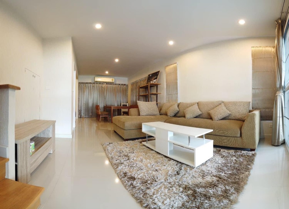 For RentTownhouseChaengwatana, Muangthong : Townhome for rent at good location at Muangthong-Thani with Fully Furnished and ready to move in.