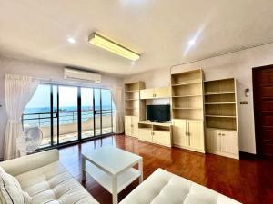 For RentCondoSriracha Laem Chabang Ban Bueng : For rent: Eastern Tower Condo, Sriracha, 2 bedroom suite, sea view.