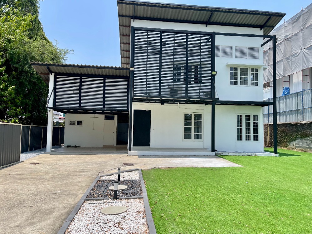 For RentHouseNawamin, Ramindra : Owner Post 2-story detached house for rent, 150 sq m, usable area 400 sq m, Soi Ramintra 42, Bangkok 獨棟出租 !!