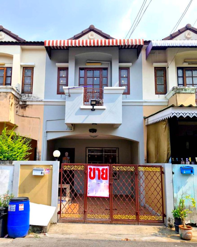 For SaleTownhouseNawamin, Ramindra : Townhouse for sale K.C. Village Cluster Ramintra 7, free transfer, cheap price, convenient travel.