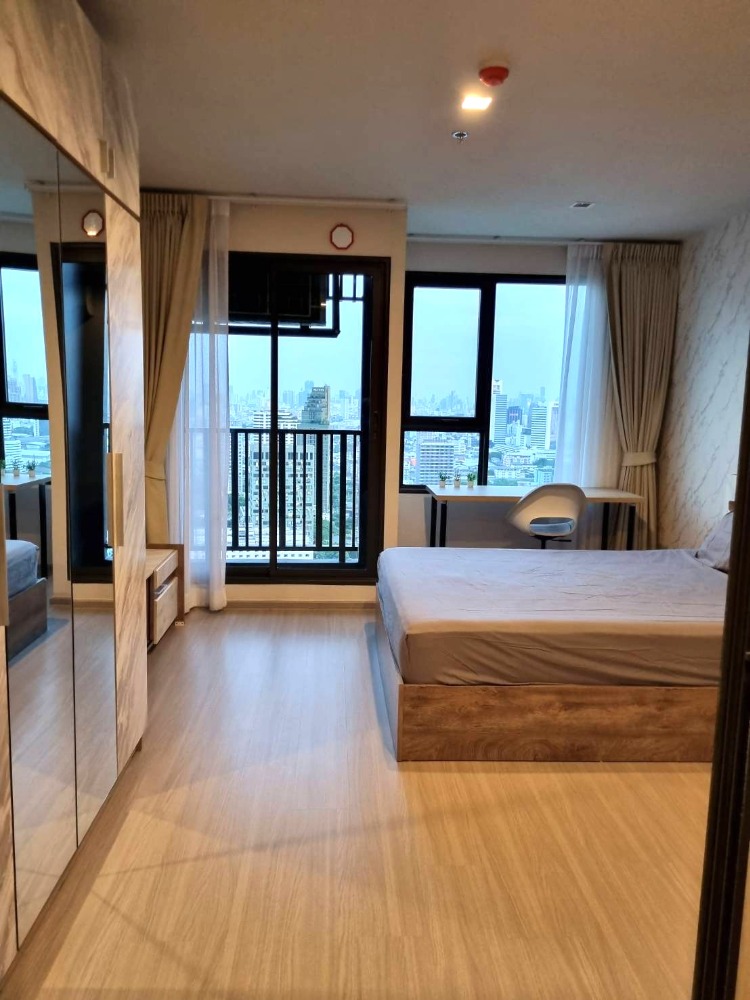 For RentCondoLadprao, Central Ladprao : Life Ladprao Condo for rent near BTS Ha Yaek Ladprao, Central Lotus Phahonyothin, Horwang School, Kasetsart University, Chamber of Commerce