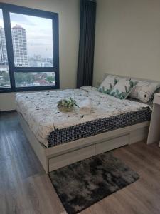 For SaleCondoPattanakan, Srinakarin : S-PRT222 Condo for sale Rich Park Triple Station, 12A Floor City view 34 sq.m. 1 bedroom 1 bathroom 3.8 million 095-392-5645