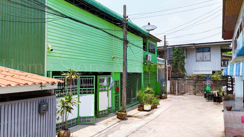 For SaleTownhouseBang Sue, Wong Sawang, Tao Pun : Townhouse for sale Soi Nomchit intersection 1-10-3-2 Next to the road along Khlong Prapa, Prachachuen, Bang Sue (already renovated)