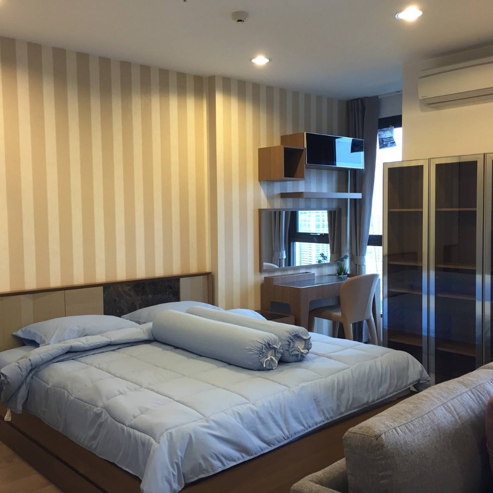 For RentCondoRatchathewi,Phayathai : Condo for rent Ideo Q Ratchathewi, near BTS Ratchathewi about 300 meters.