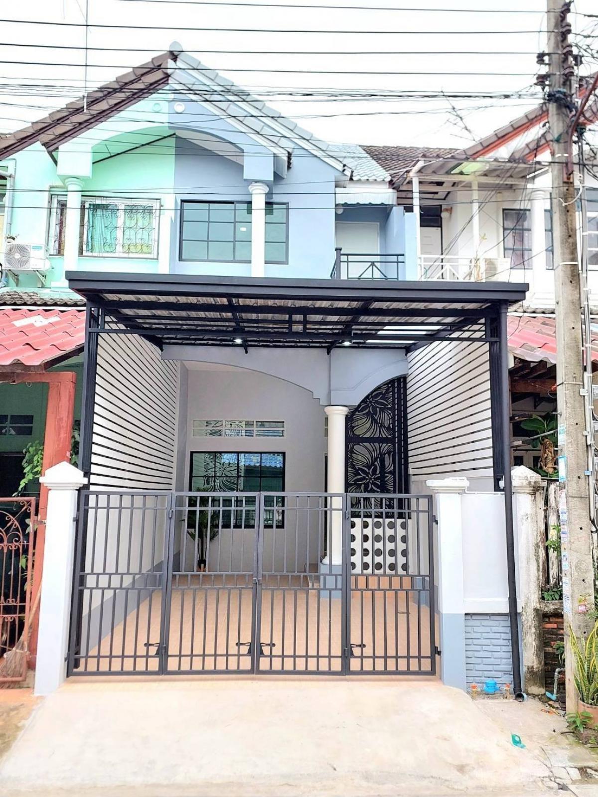 For SaleTownhouseNawamin, Ramindra : Townhouse for sale, 2 and a half floors, Sena Villa 8 Village, Pink Line MRT, Safari World, College of Tourism Business Administration, Makro, Lotus, Big C, Fashion Island, The Promenade, Khlong Sam Wa District Office. Somaphanussorn School