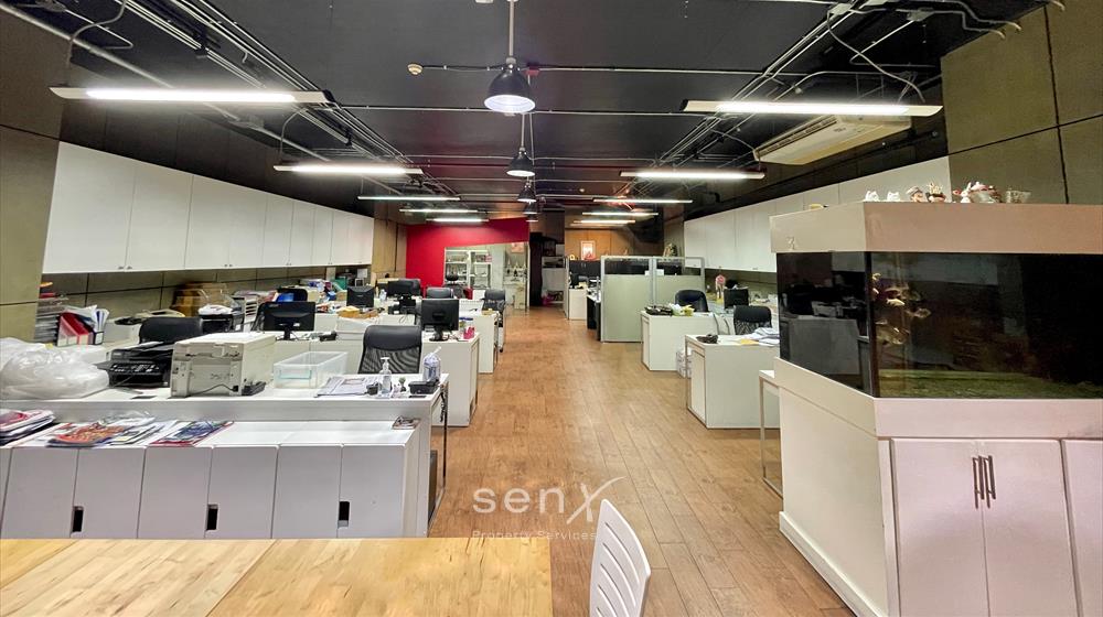 For SaleOfficeNana, North Nana,Sukhumvit13, Soi Nana : Office Space for Sale and Rent in Sukhumvit. Suitable for Office, Language School. Near BTS Nana.