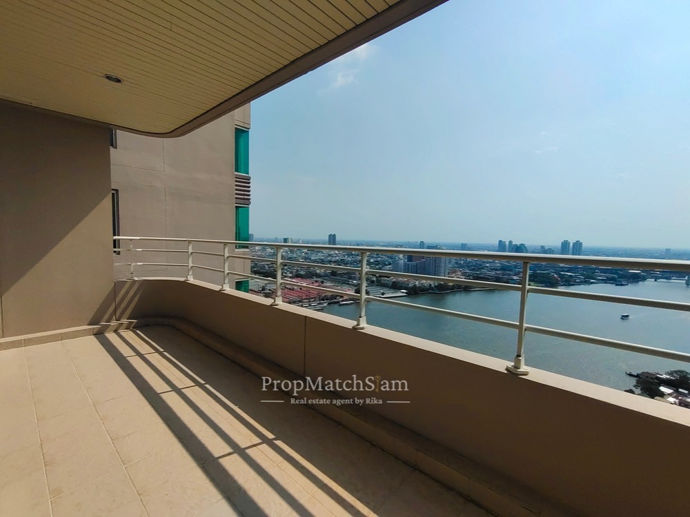 For SaleCondoWongwianyai, Charoennakor : Spacious Riverfront Condo for Sale! 3BR/3BA + Maid's Quarter | Watermark Bangkok (ONLY 18.5MB!)