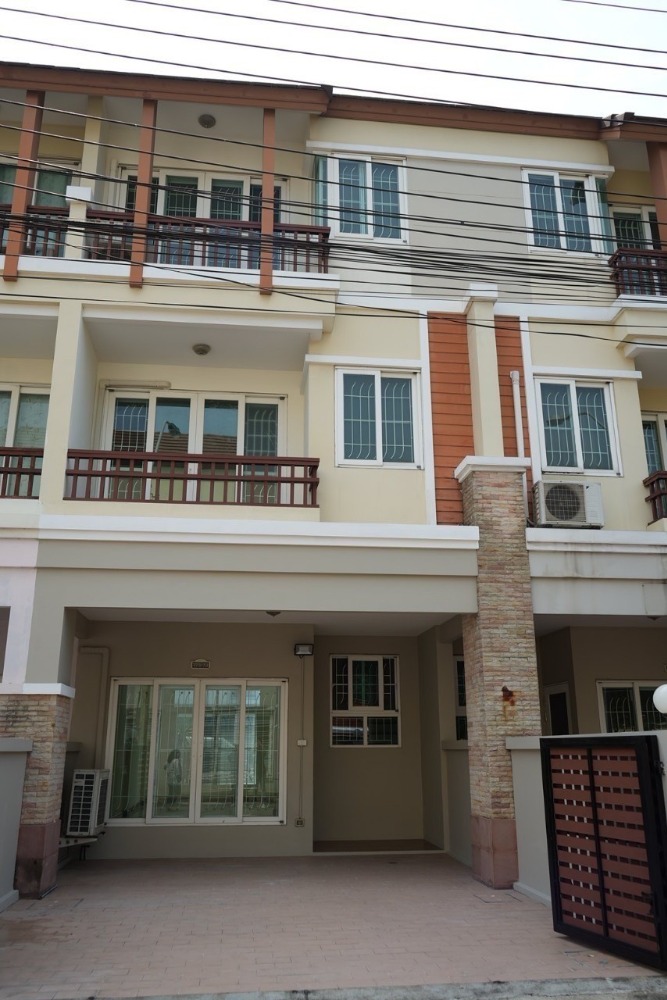 For RentTownhouseVipawadee, Don Mueang, Lak Si : Townhome, 3 bedrooms, 3 bathrooms, near Rangsit University, next to Don Mueang.