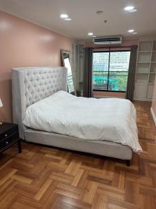 For SaleCondoNana, North Nana,Sukhumvit13, Soi Nana : Condo for sale, Liberty Park 2, Sukhumvit 11, near BTS Nana, price only 7,700,000 baht.