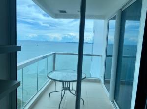 For RentCondoPattaya, Bangsaen, Chonburi : For rent the Palm wongamat Beach Front Pattaya 2beds room side view (S03-0961)