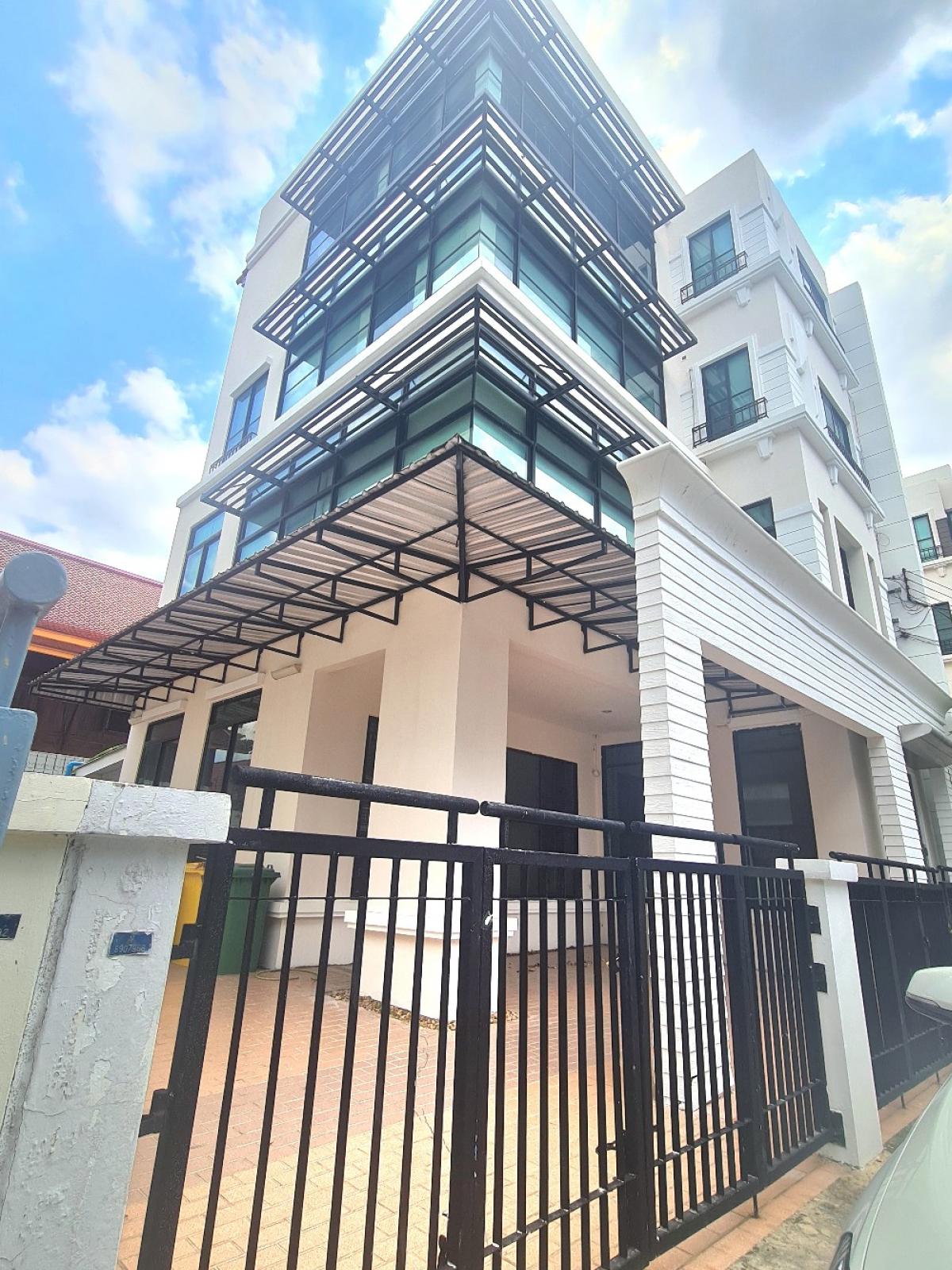 For RentHome OfficeChokchai 4, Ladprao 71, Ladprao 48, : ✨️✨️For rent, 4-storey home office, Lat Phrao 71-Nakniwat, near Central Eastville, with furniture