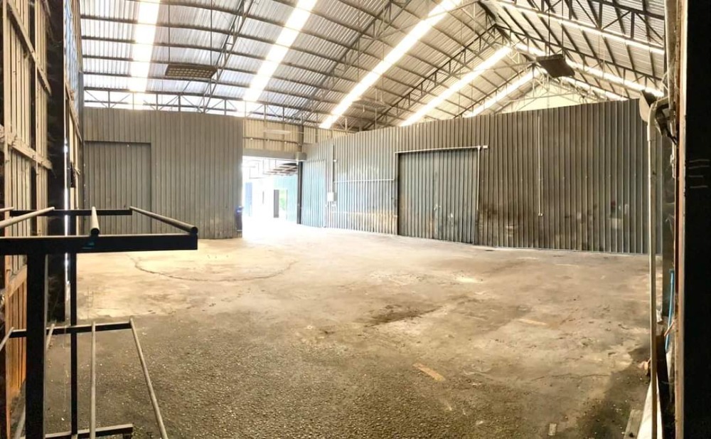 For RentWarehouseRama5, Ratchapruek, Bangkruai : Warehouse for rent, ready to move in, size 200 sq m., with office, Ratchaphruek - Nonthaburi location, suitable for a car garage.