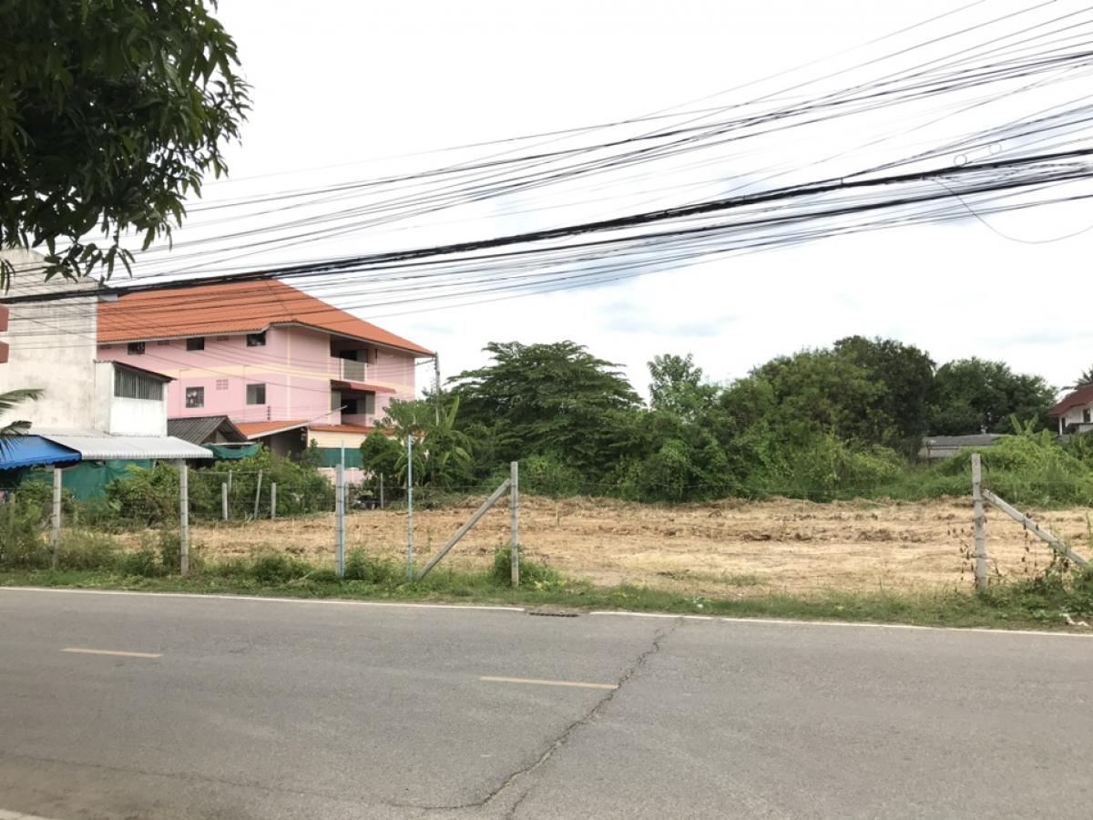 For SaleLandChiang Mai : Beautiful land for sale, wide frontage, Mae Hia Subdistrict, Chiang Mai.