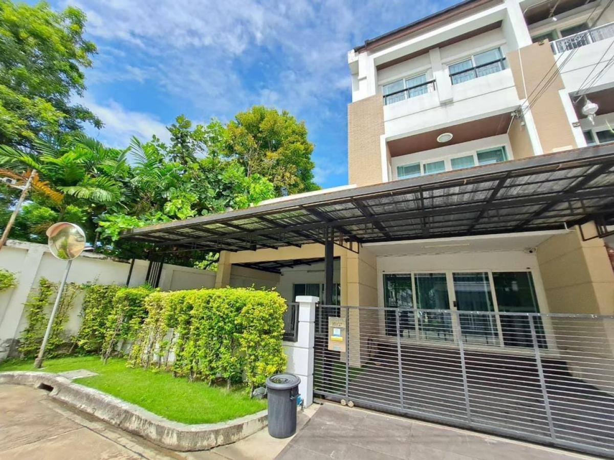 For RentTownhouseRathburana, Suksawat : For rent: 3-storey townhouse, Baan Klang Muang, Urbanian, Rama 3 - Suk Sawat, beautiful corner house with office, near HomePro, opposite Big C, community area, cheap price