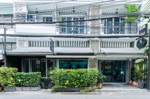For SaleBusinesses for saleWongwianyai, Charoennakor : Hotel for sale Near BTS Krungthonburi 45 sqw 15 bedrooms 50 MB