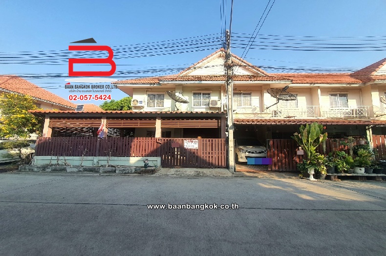 For SaleTownhouseChachoengsao : Townhouse, Pruksa Panalee Village 36, area 29.9 sq m, Luang Phaeng Road, Khlong Udom Chonchan Subdistrict. Mueang Chachoengsao District Chachoengsao Province