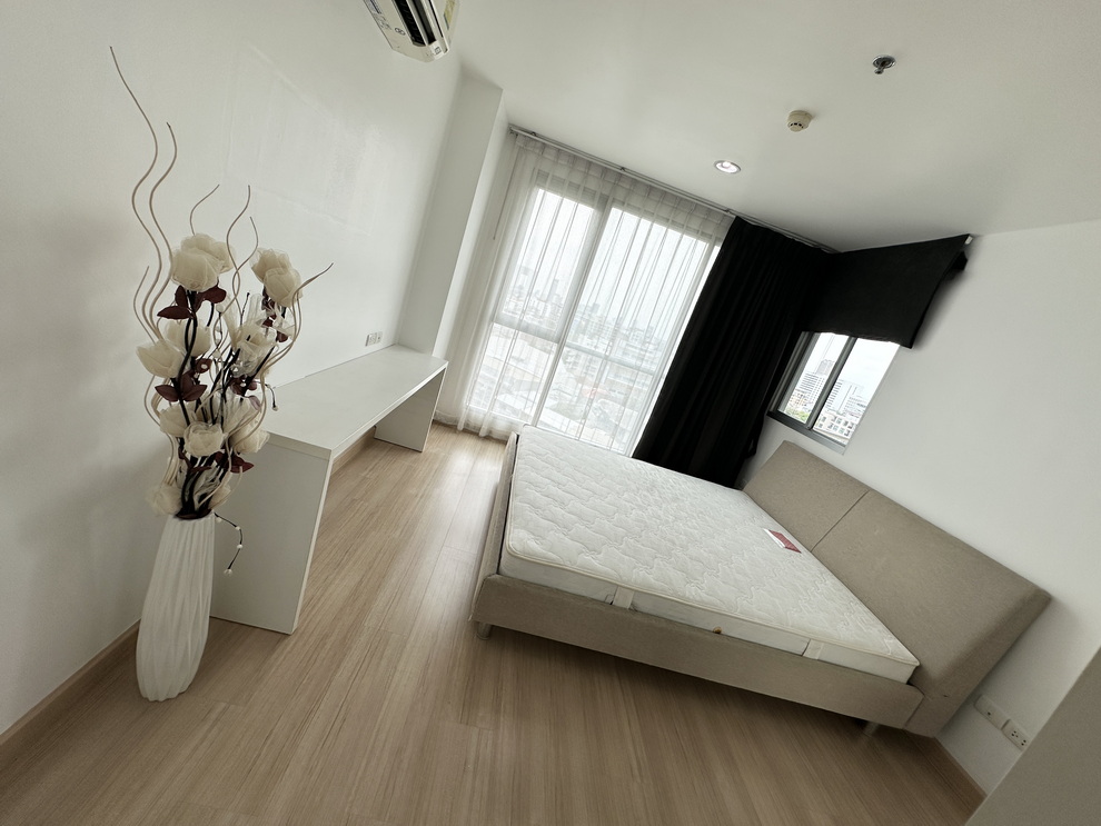 For SaleCondoLadprao, Central Ladprao : Very special price!! Beautiful room, good location, Life@Ladprao 18 (Life @ Ladprao 18, room 45 sq m, owner sells it himself, free transfer fee)