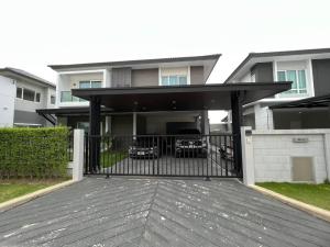 For SaleHouseLadkrabang, Suwannaphum Airport : Single house for sale, CENTRO Rama 9 - Krungthep Kreetha, near the expressway and motorway, price only 10,197,000 baht.