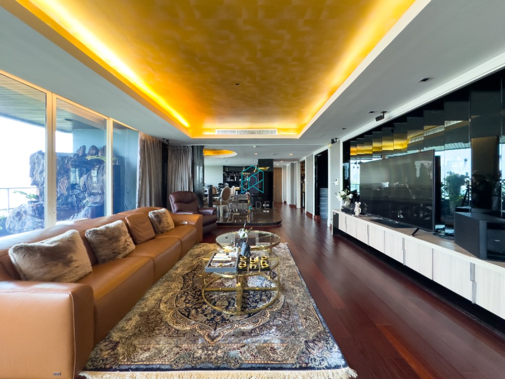 ขายคอนโดวงเวียนใหญ่ เจริญนคร : Watermark Chaophraya River - Hot Deal! Spacious 2 Beds Condo for Sale!