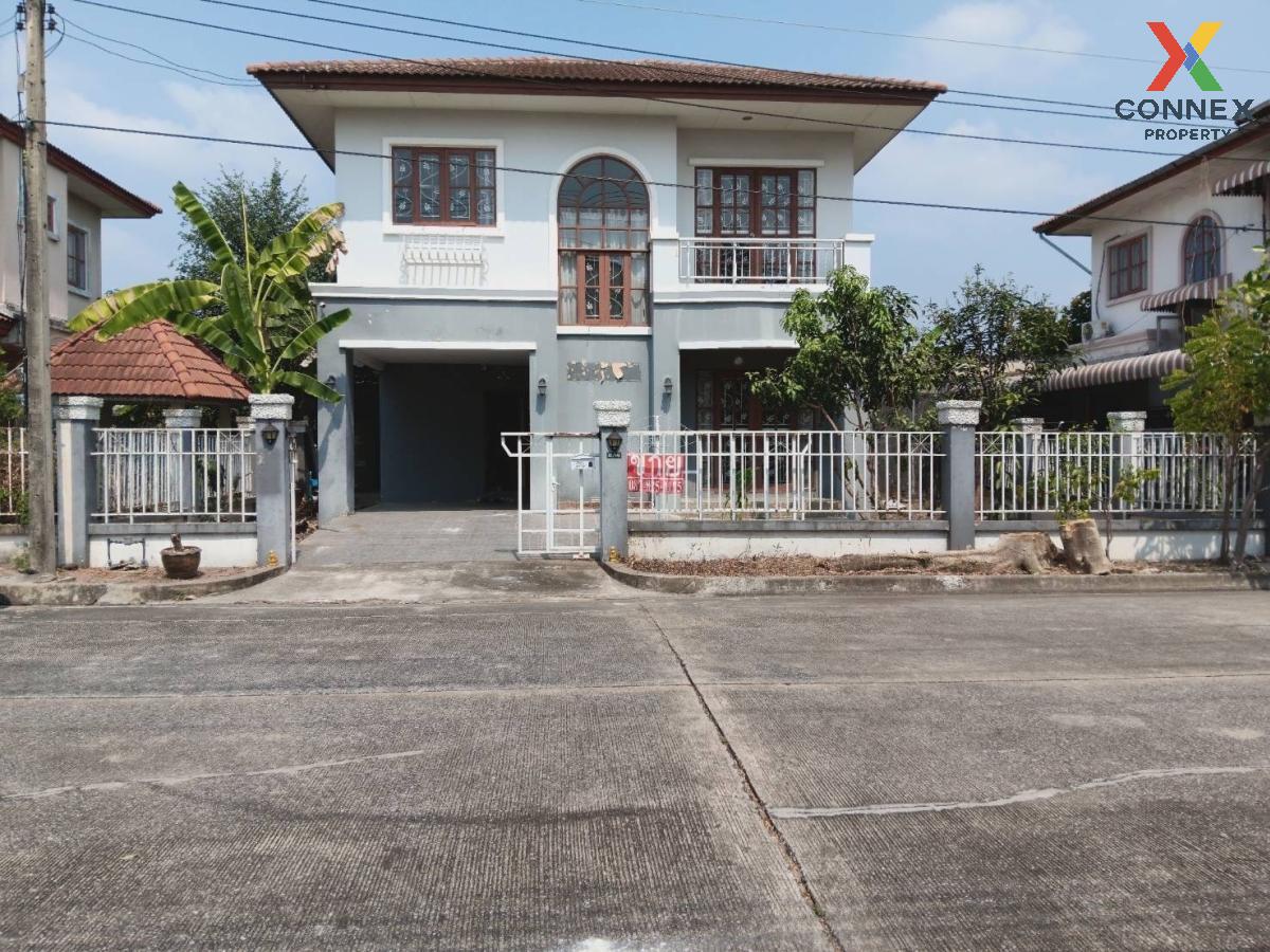 For SaleTownhousePathum Thani,Rangsit, Thammasat : For Sale Townhouse/Townhome  , Parichat Village , Khlong Si , khlong Luang , Pathum Thani , CX-96345