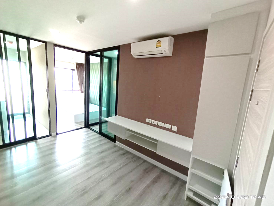 For SaleCondoSamut Prakan,Samrong : Favorite room decorator for sale: Pause ID Sukhumvit 107, size 28.43 sq m., 1 bedroom, 1 living room. 1 kitchen counter + stove + hood, 1 walk-in closet, best price in the same size.