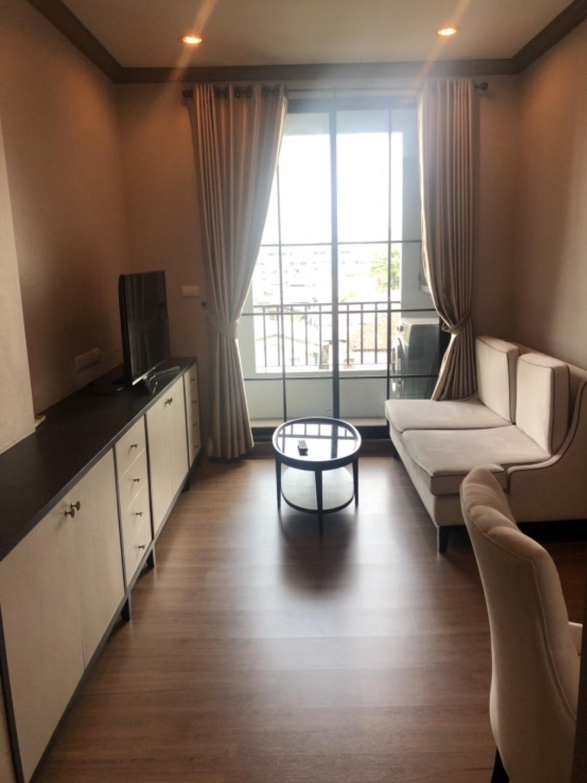 For RentCondoSiam Paragon ,Chulalongkorn,Samyan : C1357 Condo for rent The Reserve Kasemsan 3 near BTS National Stadium, has a washing machine on the 3rd floor, Building B, 1 bedroom, size 38.55 sq m.