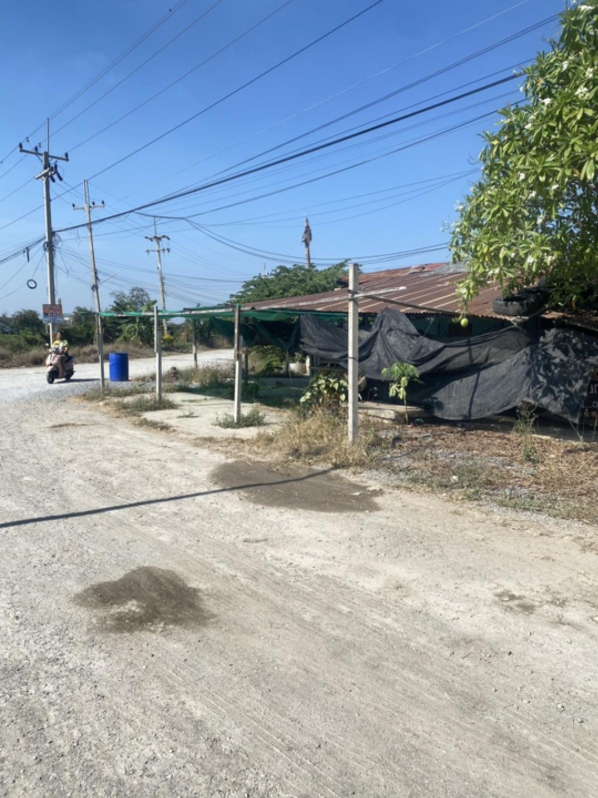 For RentLandNakhon Pathom : Land for rent for a shop, gas station, along the main road, very good location, next to Road 2, Nakhon Pathom side, Bang Len.